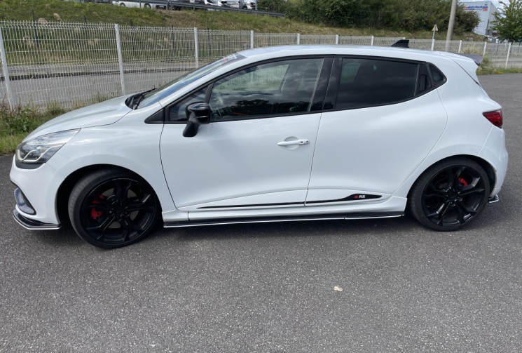 Renault Clio IV 1.6 16V TURBO EDC 6 200 CV 