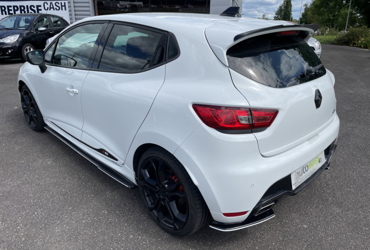 Renault Clio IV 1.6 16V TURBO EDC 6 200 CV 