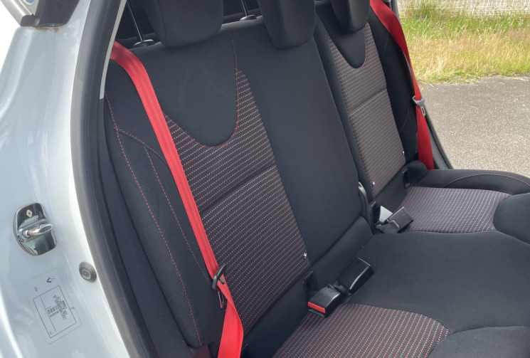 Renault Clio IV 1.6 16V TURBO EDC 6 200 CV 