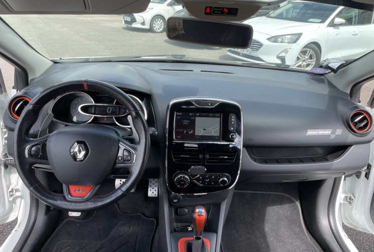 Renault Clio IV 1.6 16V TURBO EDC 6 200 CV 