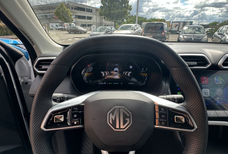 MG ZS Luxury Hybrid+ 197