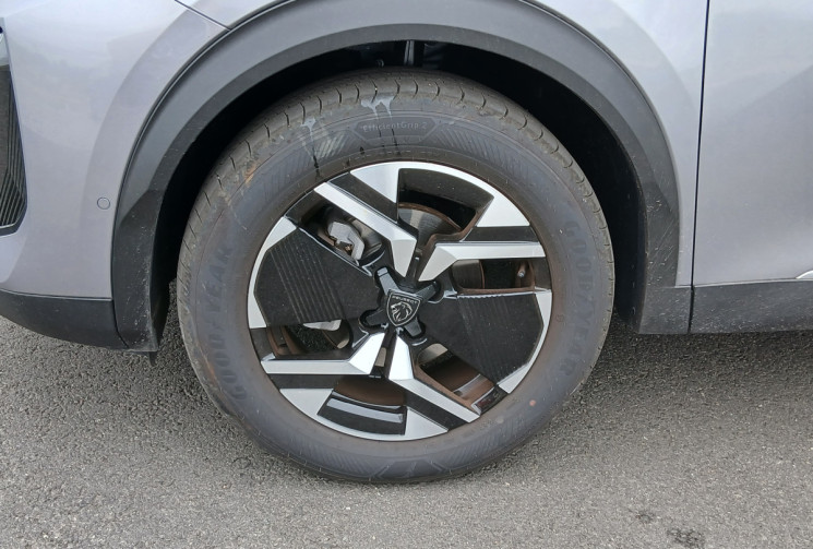 Peugeot 2008  Phase 2 1.2 THP ALLURE / SEULEMENT 700KMS !!!
