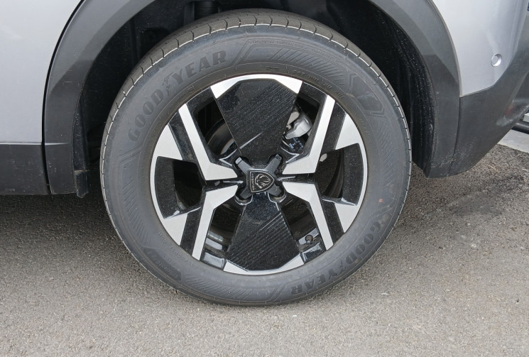 Peugeot 2008  Phase 2 1.2 THP ALLURE / SEULEMENT 700 KMS !!!