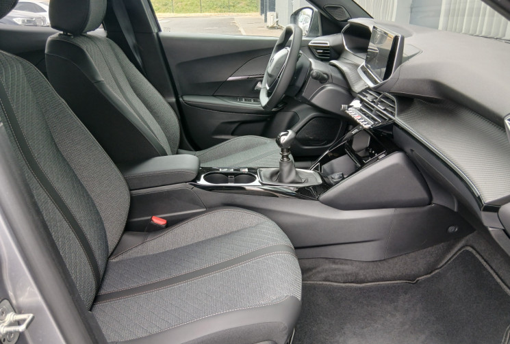 Peugeot 2008  Phase 2 1.2 THP ALLURE / SEULEMENT 700KMS !!!