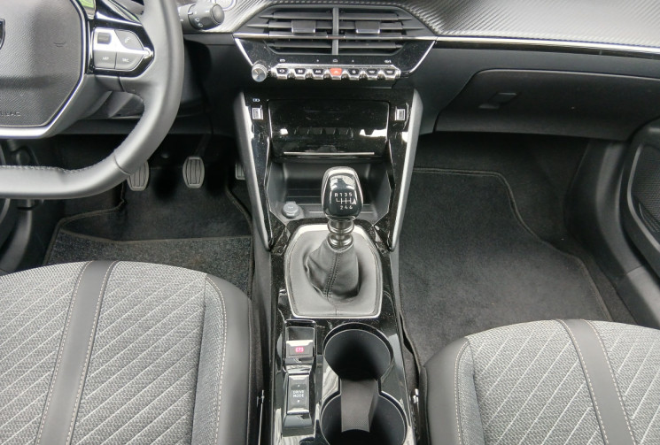 Peugeot 2008  Phase 2 1.2 THP ALLURE / SEULEMENT 700KMS !!!