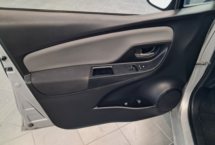 Toyota Yaris 1.0 VVTi 12V 69  France  - 1ERE MAIN - REVISEE - 