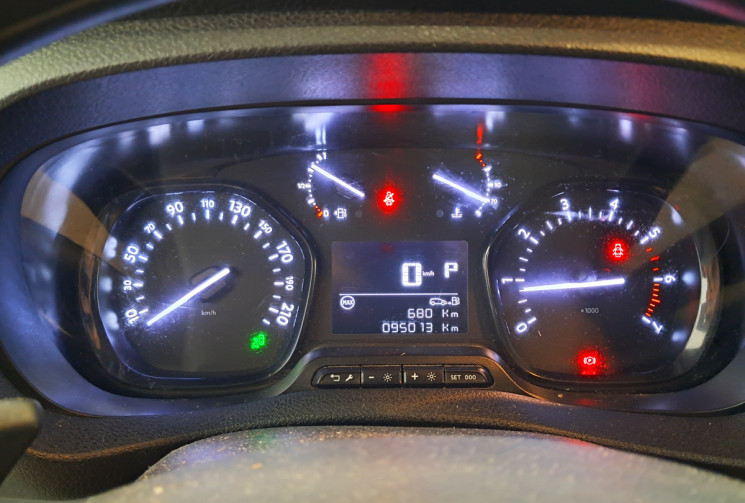 Opel VIVARO FOURGON L2 MEDIUM 2.0 DIESEL 180 PACK BUSINESS - CAMERA - ATTELAGE 