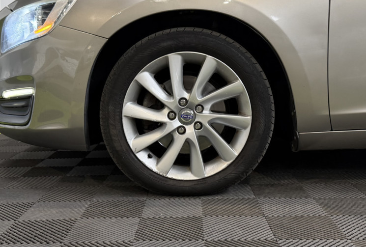 Volvo V60 Momentum + Attelage - Suivi d’entretien complet