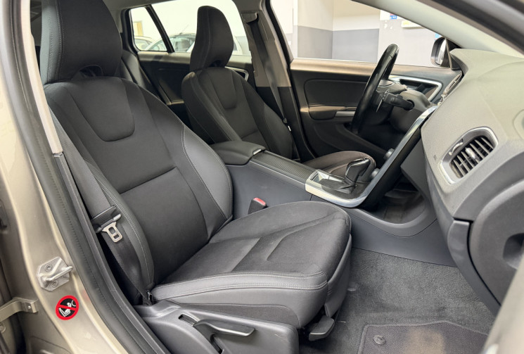 Volvo V60 Momentum + Attelage - Suivi d’entretien complet