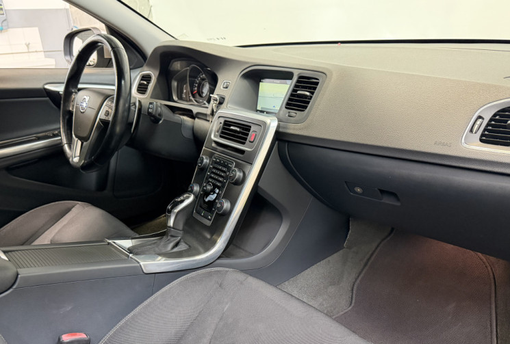 Volvo V60 Momentum + Attelage - Suivi d’entretien complet