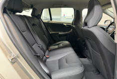 Volvo V60 Momentum + Attelage - Suivi d’entretien complet