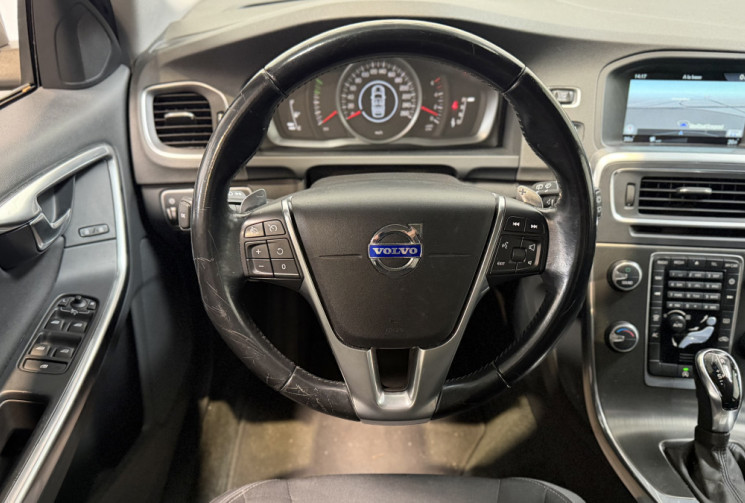 Volvo V60 Momentum + Attelage - Suivi d’entretien complet
