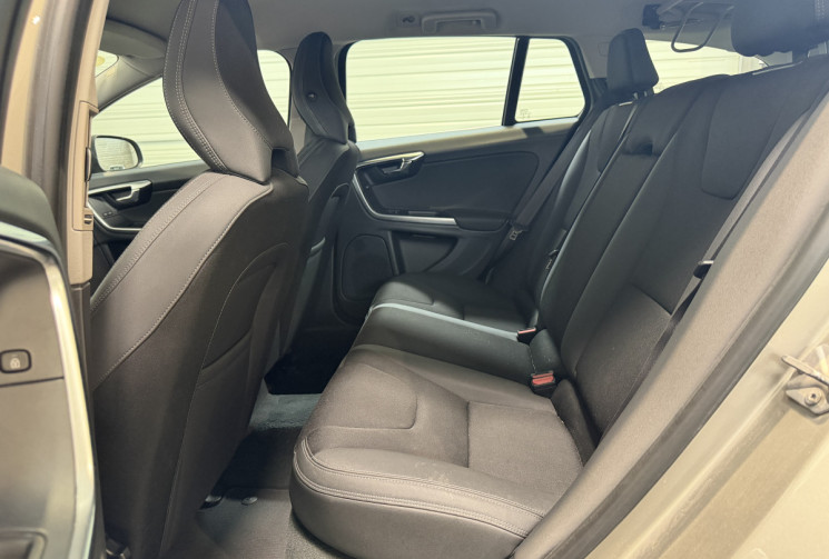 Volvo V60 Momentum + Attelage - Suivi d’entretien complet