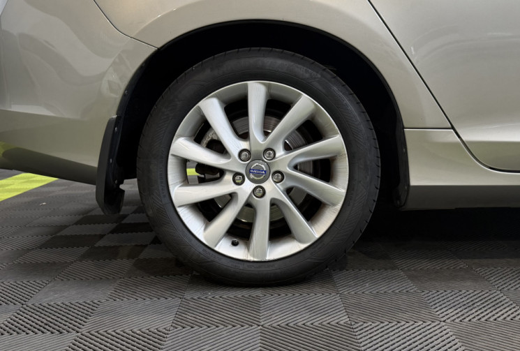 Volvo V60 Finition Momentum Suivi d’entretien complet