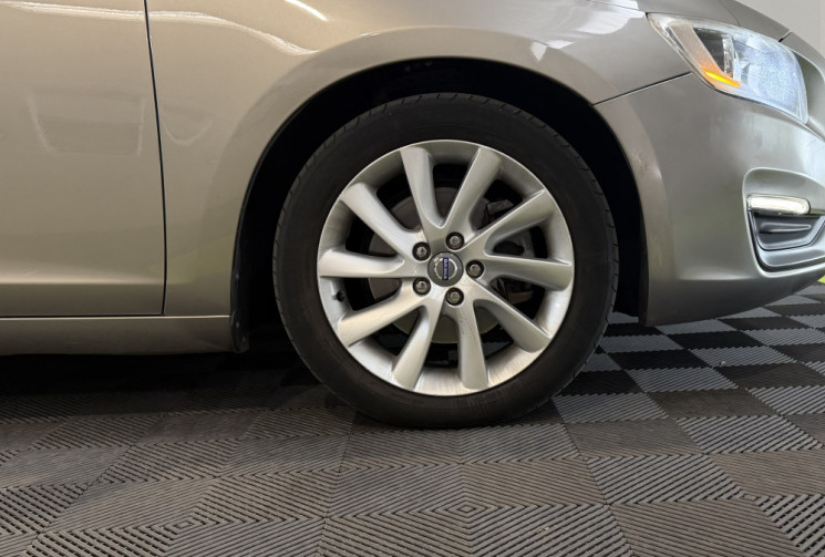 Volvo V60 Momentum + Attelage - Suivi d’entretien complet