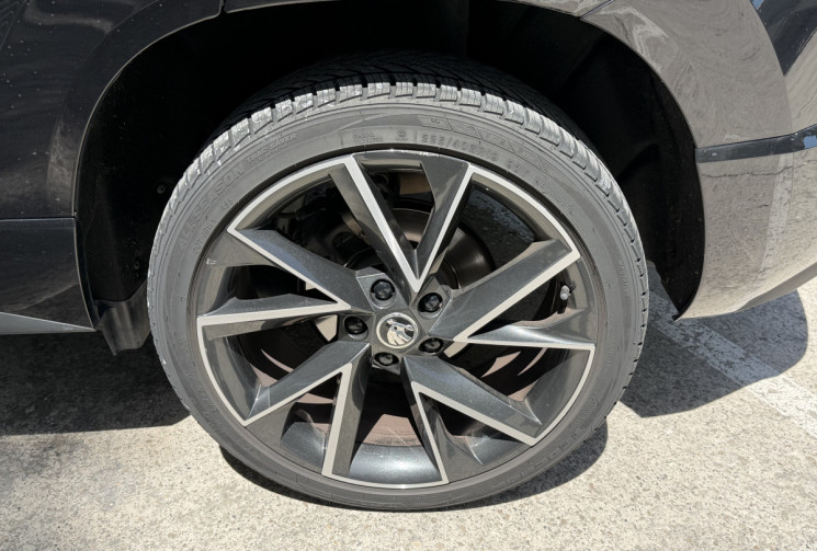 Skoda Karoq 1.6 TDI 115 Sportline DSG7 / 2ème Main / Sièges et Volant Chauffants / Suivi Skoda 