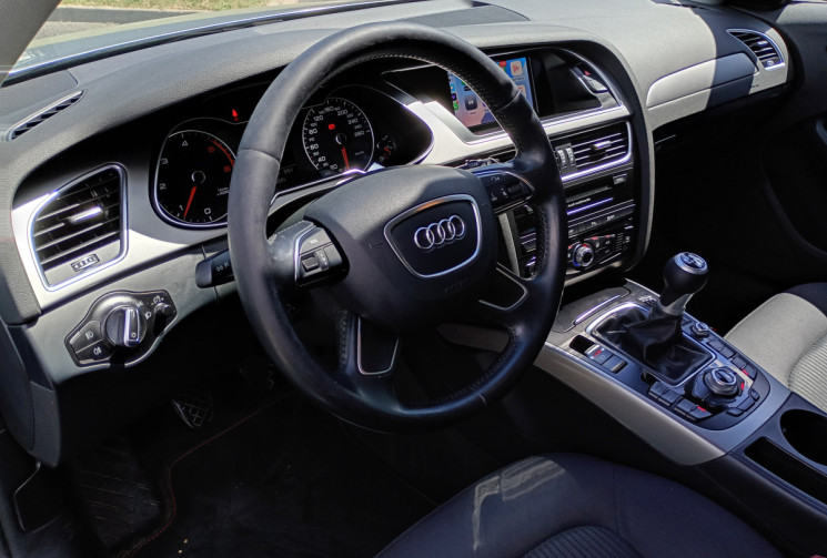 Audi A4 Avant 2.0 TDI 150ch PACK S LINE