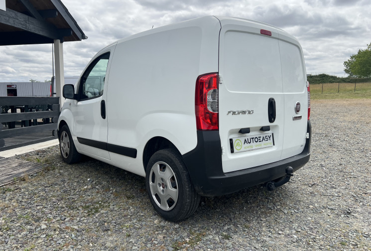 FIAT FIORINO 1.3 MultiJet 95 / Attelage / Porte latérale / Radio Bluetooth / Climatisation