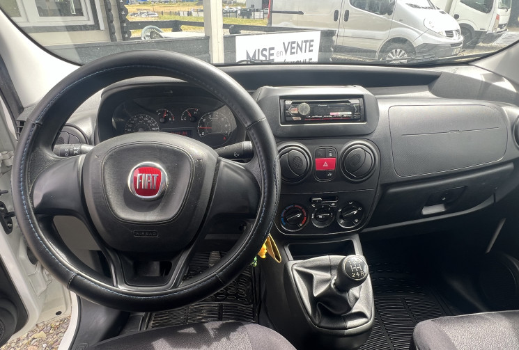 FIAT FIORINO 1.3 MultiJet 95 / Attelage / Porte latérale / Radio Bluetooth / Climatisation
