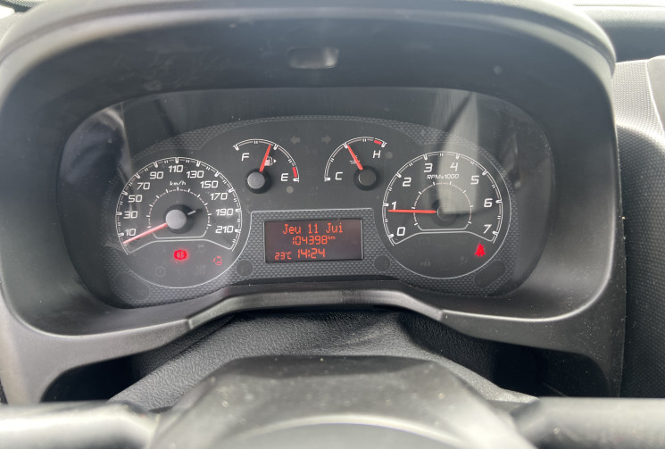 FIAT FIORINO 1.3 MultiJet 95 / Attelage / Porte latérale / Radio Bluetooth / Climatisation