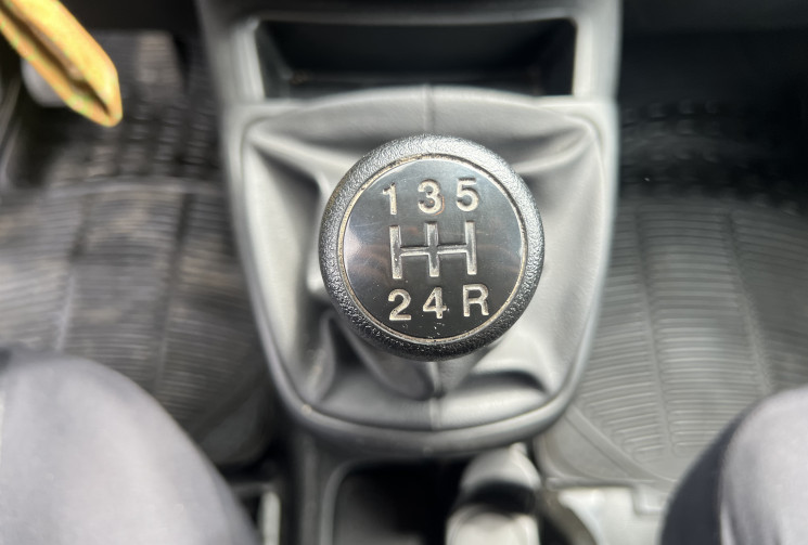 FIAT FIORINO 1.3 MultiJet 95 / Attelage / Porte latérale / Radio Bluetooth / Climatisation