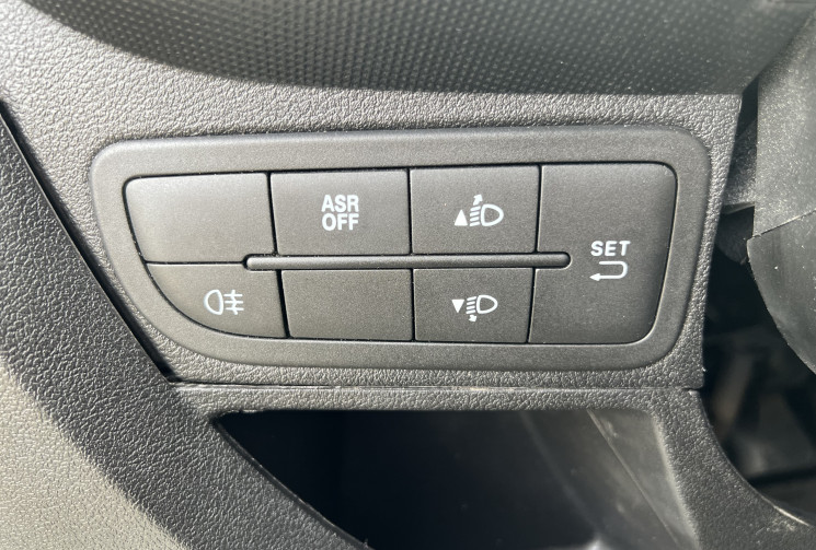 FIAT FIORINO 1.3 MultiJet 95 / Attelage / Porte latérale / Radio Bluetooth / Climatisation