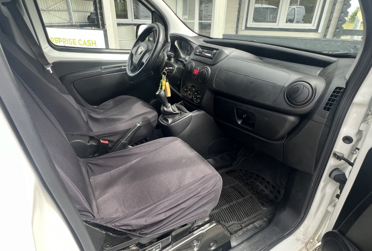 FIAT FIORINO 1.3 MultiJet 95 / Attelage / Porte latérale / Radio Bluetooth / Climatisation