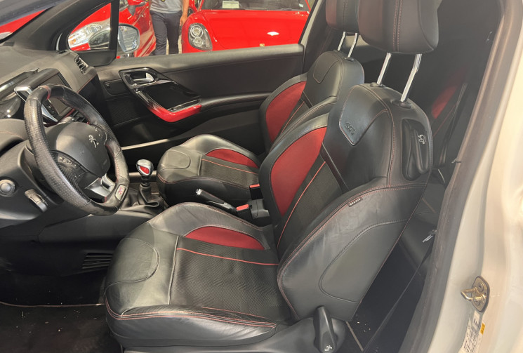 Peugeot 208 GTI 1.6 THP 200 CH BVM6