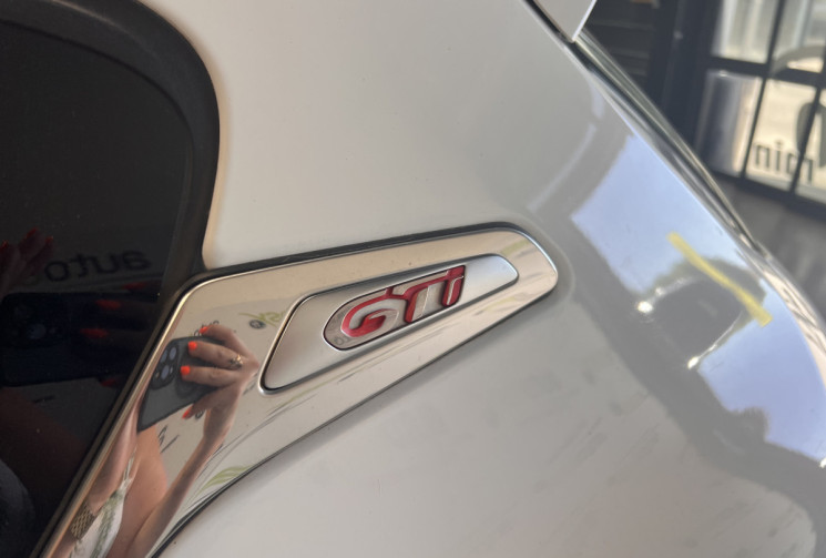 Peugeot 208 GTI 1.6 THP 200 CH BVM6
