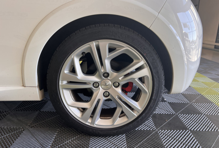 Peugeot 208 GTI 1.6 THP 200 CH BVM6