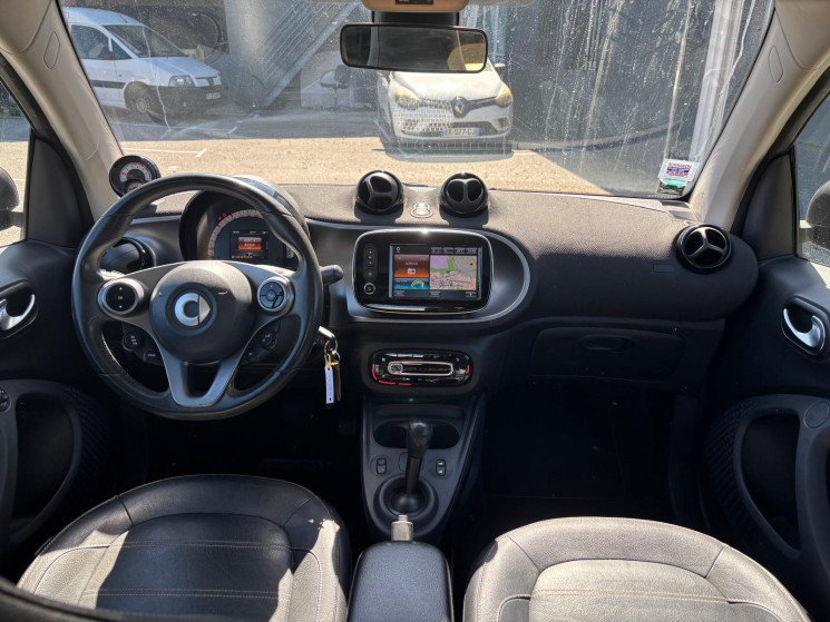 SMART FORTWO CABRIOLET 90CH PRIME CUIR / SIÈCGES CHAUFFAT / GPS / FEUX LED