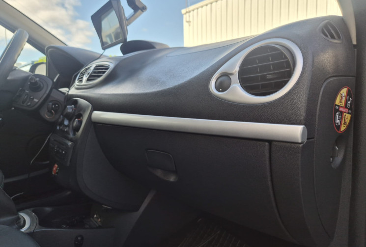 Renault Clio III Phase 2 1.2 I * 75 cv * CARPLAY * GPS * IDEAL JEUNE PERMIS * CLIM *