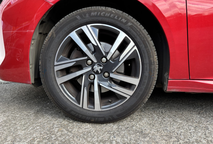 Peugeot 208 1.2  THP 100 ALLURE (première main)