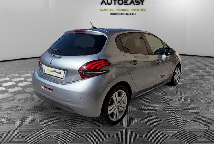 Peugeot 208 1.2 / 82 CH / SIGNATURE / DISTRIB A JOUR