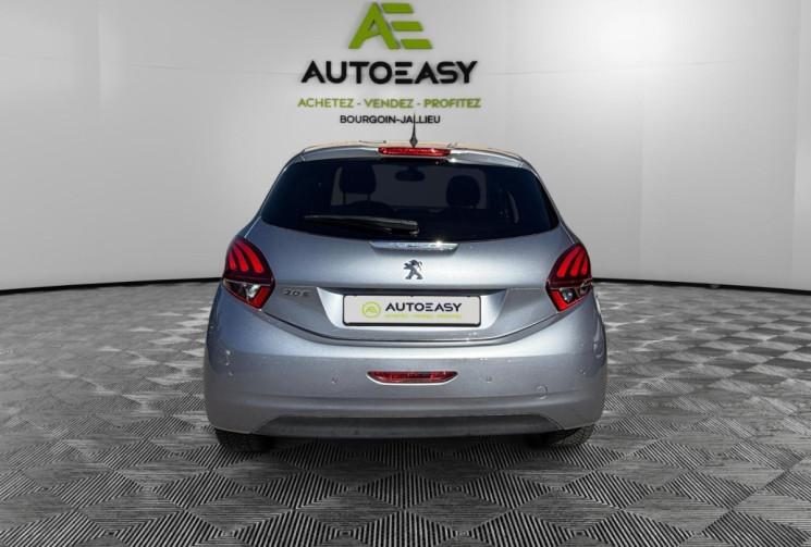Peugeot 208 1.2 / 82 CH / SIGNATURE / DISTRIB A JOUR