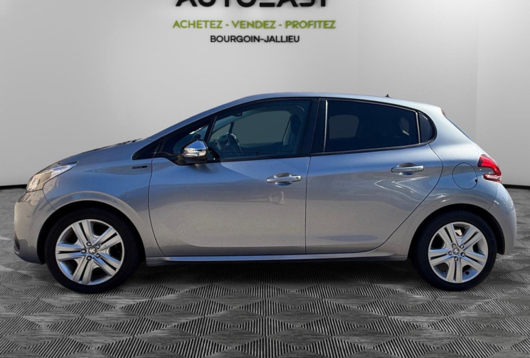 Peugeot 208 1.2 / 82 CH / SIGNATURE / DISTRIB A JOUR