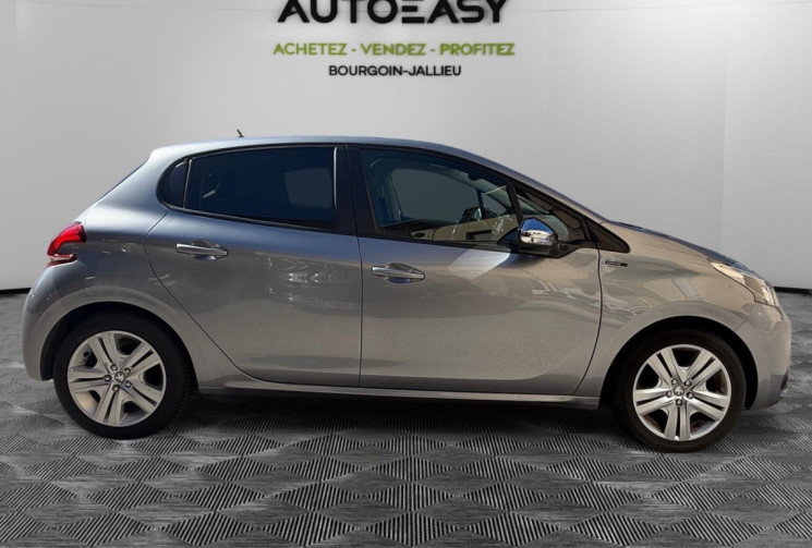 Peugeot 208 1.2 / 82 CH / SIGNATURE / DISTRIB A JOUR