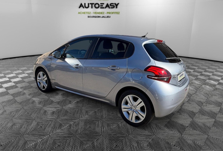 Peugeot 208 1.2 / 82 CH / SIGNATURE / DISTRIB A JOUR