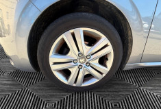 Peugeot 208 1.2 / 82 CH / SIGNATURE / DISTRIB A JOUR