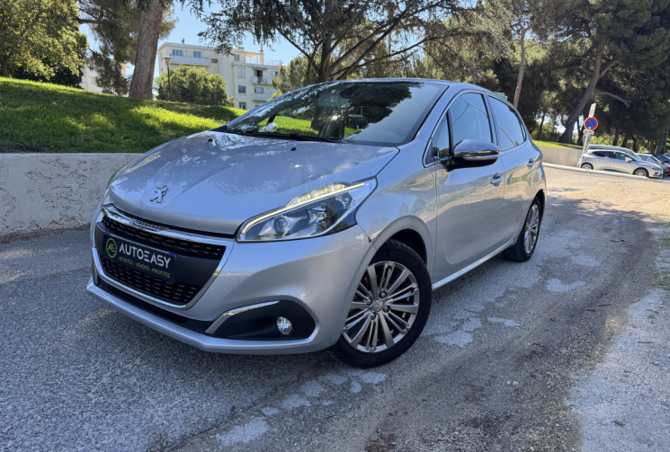 Peugeot 208 PEUGEOT 208 Phase 2 5 Portes 1.2 THP Puretech 110CH ALLURE / DISTRIBUTION A JOURS 