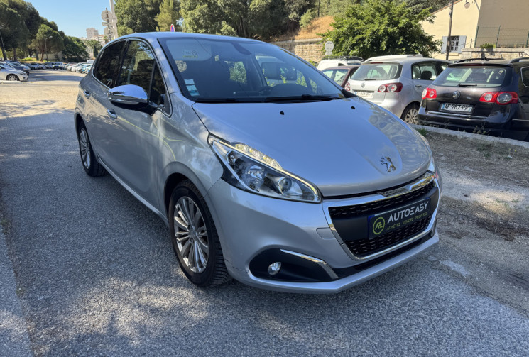Peugeot 208 PEUGEOT 208 Phase 2 5 Portes 1.2 THP Puretech 110CH ALLURE / DISTRIBUTION A JOURS 