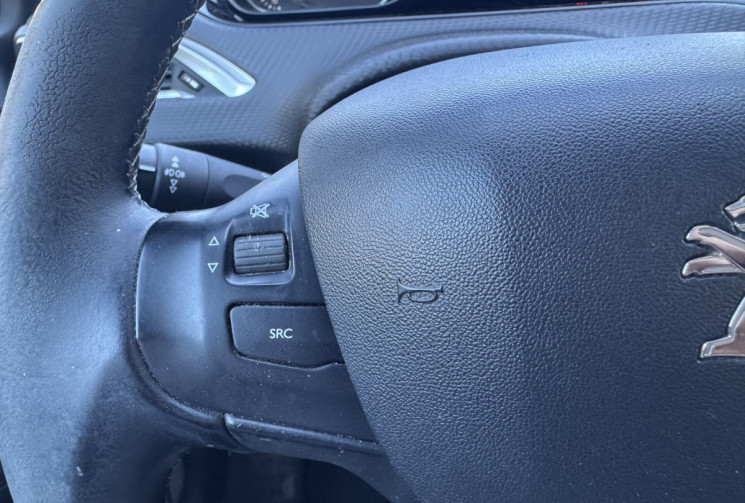 Peugeot 208 Phase 2 5 Portes 1.2 110CH ALLURE / DISTRIBUTION A JOURS 