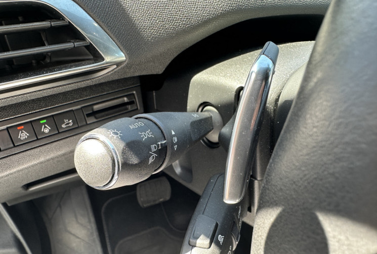Peugeot 3008 II Phase 2 1.2 Hybrid e-DSC6 136 cv / SUIVI PEUGEOT 100% 