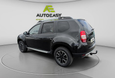 Dacia Duster TCE 125 cv 4wd 4X4 black touch / attelage / camera / clim / regulateur / gps / Bluetoot