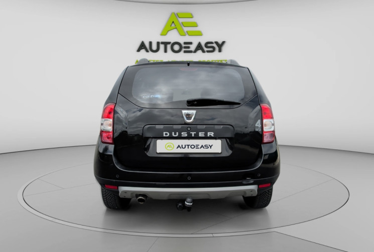 Dacia Duster TCE 125 cv 4wd 4X4 black touch / attelage / camera / clim / regulateur / gps / Bluetoot