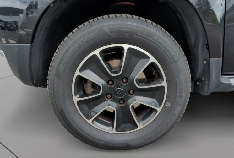 Dacia Duster TCE 125 cv 4wd 4X4 black touch / attelage / camera / clim / regulateur / gps / Bluetoot