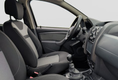 Dacia Duster TCE 125 cv 4wd 4X4 black touch / attelage / camera / clim / regulateur / gps / Bluetoot