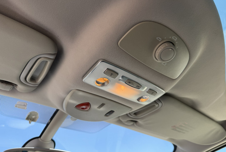 Renault Grand Espace IV 2.0 DCI 175 FAP INITIALE / ATTELAGE / 7 PLACES 