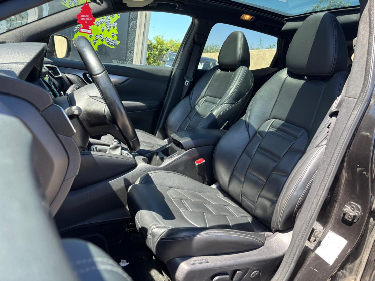 Nissan Qashqai 1.5 Dci 115 TECKNA  / CUIR / TOIT PANO / CAMERA 360 / GPS