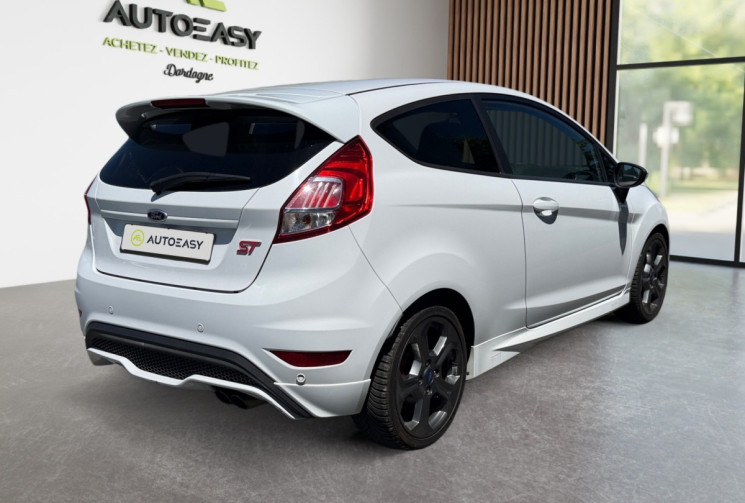 Ford Fiesta ST 1.6 EcoBoost 16V 182 cv